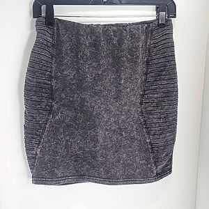 H&M women jersey short skirt, Size Medium, Color Washed out gray